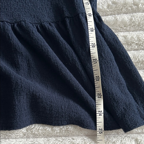 Banana Republic Navy Peplum Top Size Large - Picture 8 of 8